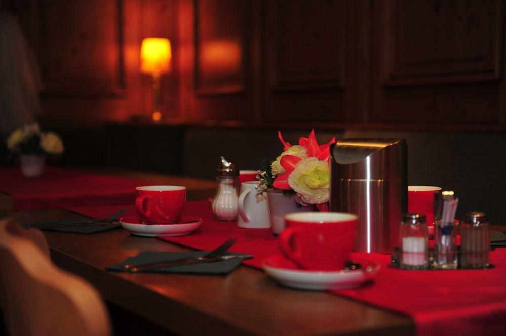 Arthotel Ambassador Wiesbaden - Free Parking Bagian luar foto