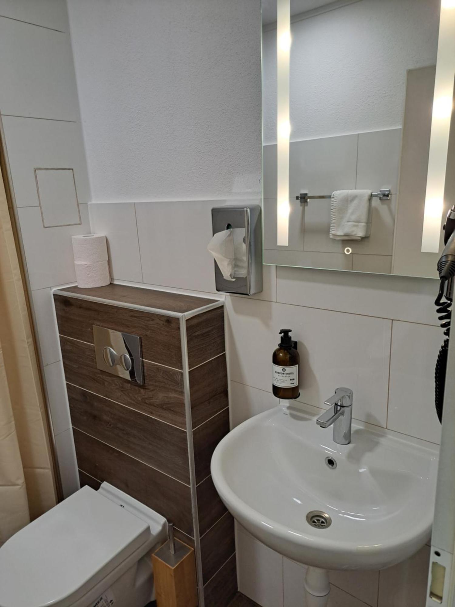 Arthotel Ambassador Wiesbaden - Free Parking Bagian luar foto