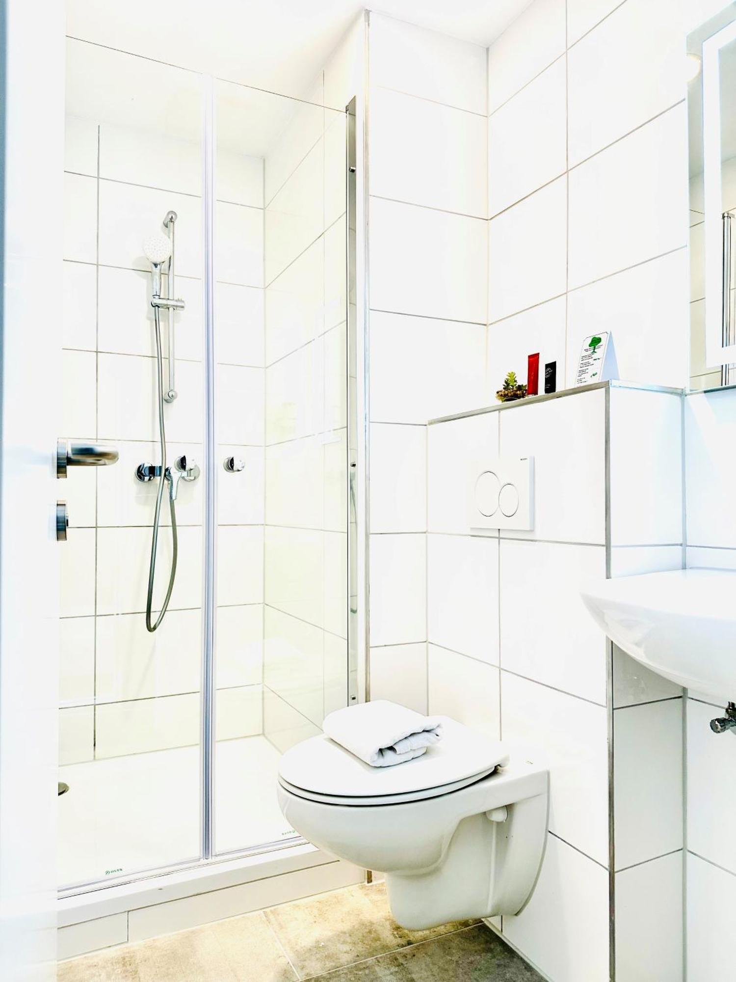 Arthotel Ambassador Wiesbaden - Free Parking Bagian luar foto