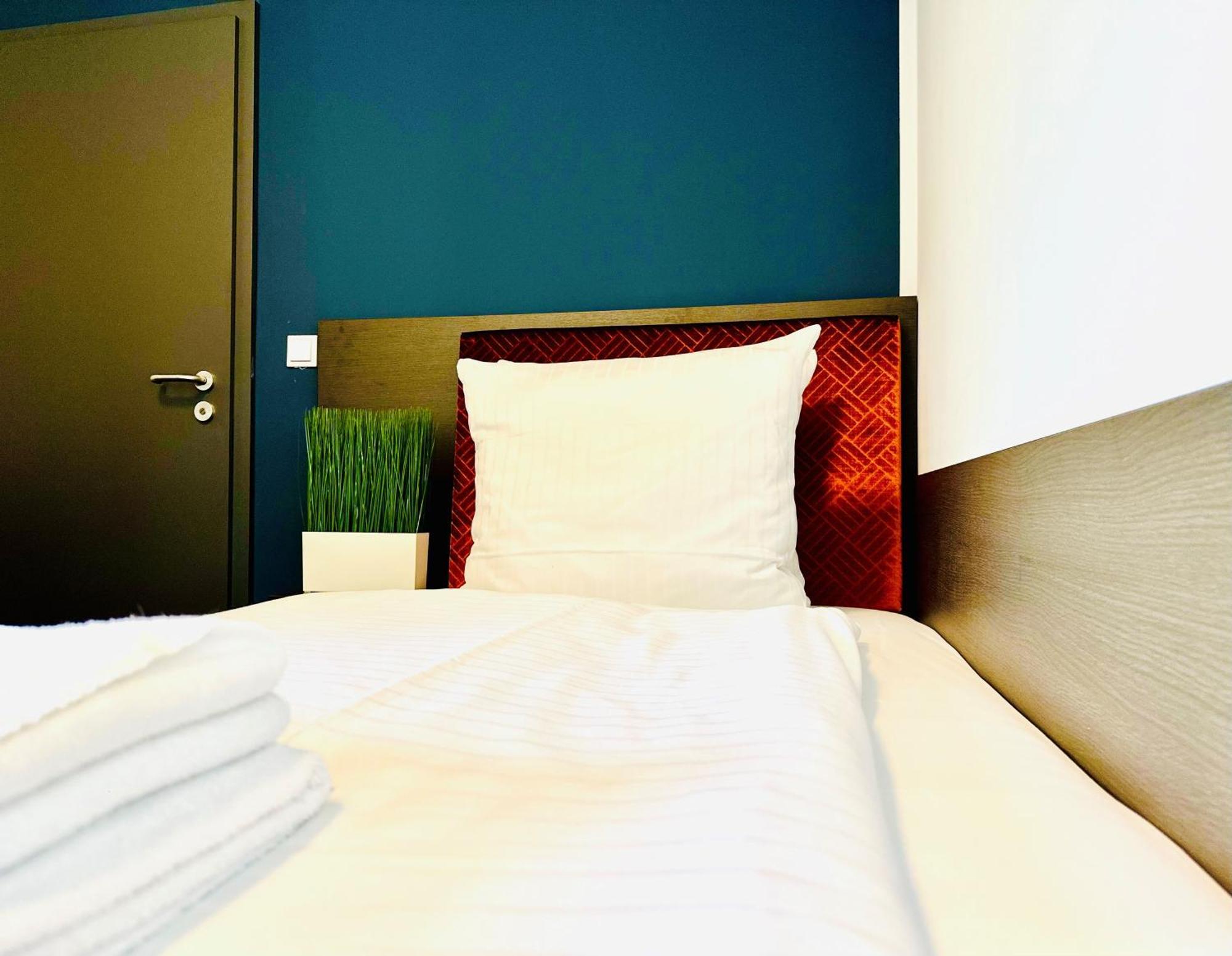 Arthotel Ambassador Wiesbaden - Free Parking Bagian luar foto